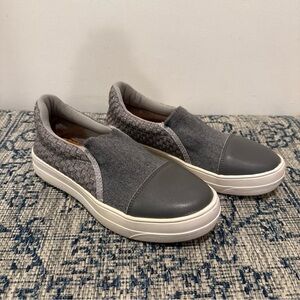 Bernie Mev Womens 6.5 Loafer Sneaker Dynasty Slip On Gray Mixed Material Cap Toe